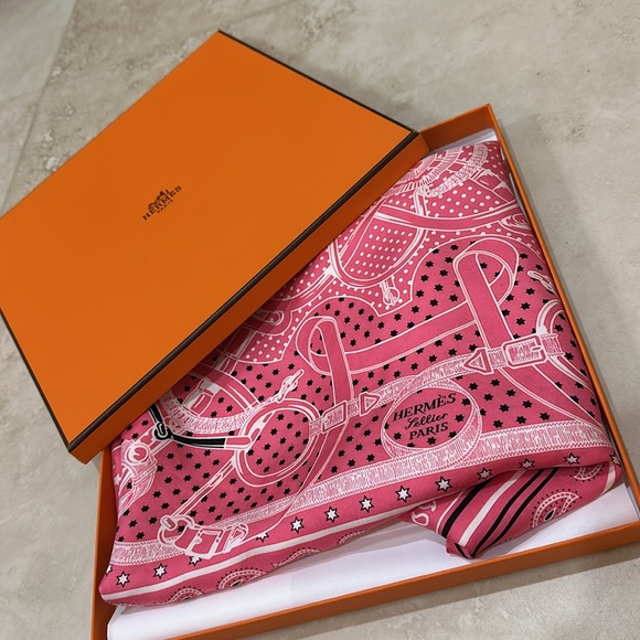 Hermès Hermes Carré EPERON D'OR Rose Bonbon Scarf Black Pink White